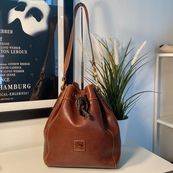 Dooney & Bourke Florentine Leather Hattie Bucket Bag Like New - Picture 1 of 16